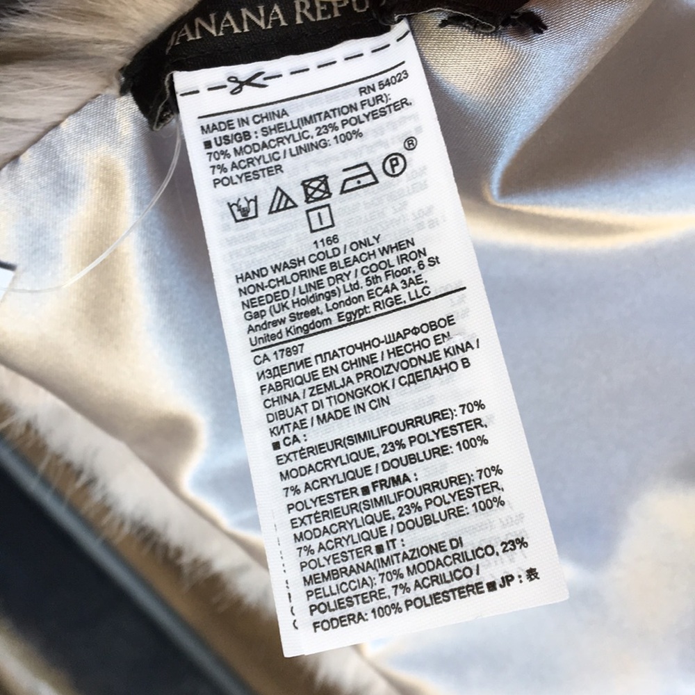 Banana Republic Faux Fur Pull Through Scarf - Picture 7 of 7